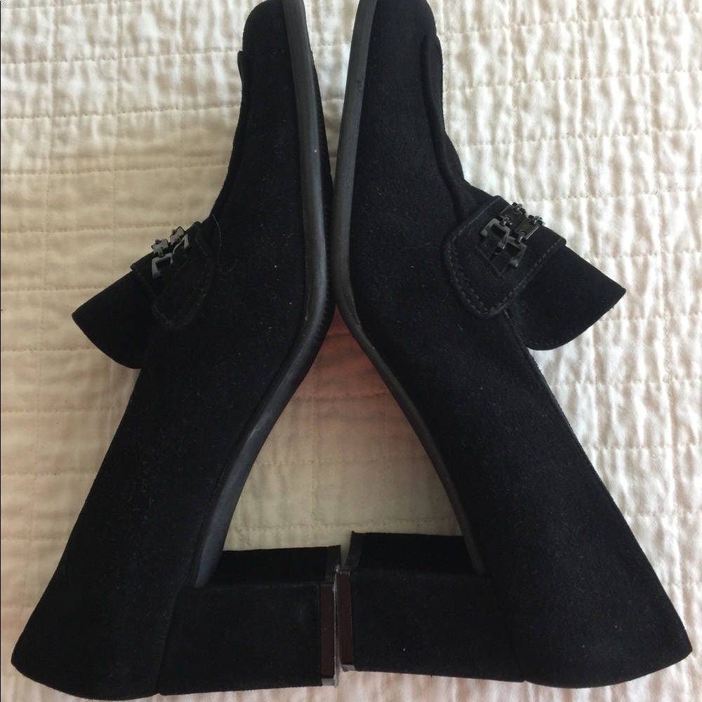 Euc Stuart Weitzman Black Suede Block Heel Shoe - image 3